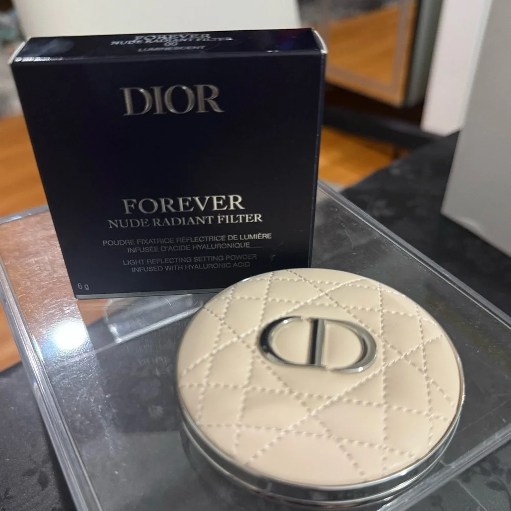 Dior Forever Nude Radiant Filter Pressed Powder in Luminescent